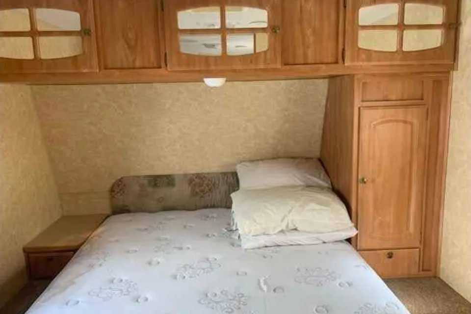 Lilly's Starcraft 77777 Travel Trailer