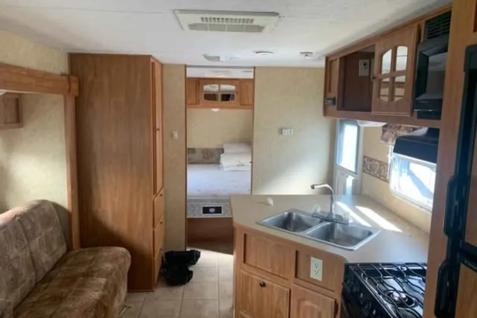 Lilly's Starcraft 77777 Travel Trailer