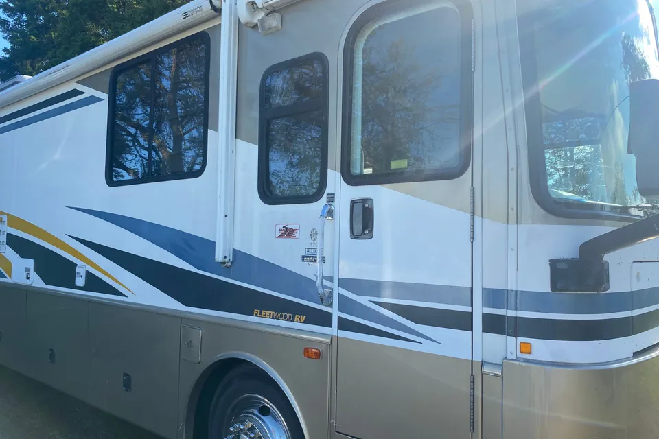dustin's Fleetwood Bounder Class A