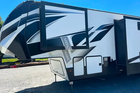 Luxurious 2020 Dutchmen 3635 Toy Hauler