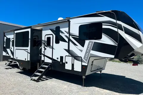 Luxurious 2020 Dutchmen 3635 Toy Hauler