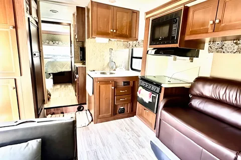 Kermit's Forest River Sunseeker 3250LE Class C