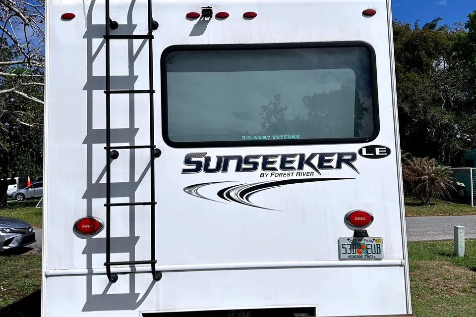Kermit's Forest River Sunseeker 3250LE Class C
