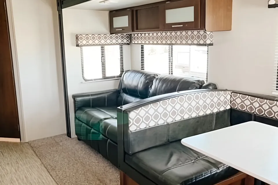 Mike's Prime Time Avenger 27DBS Travel Trailer