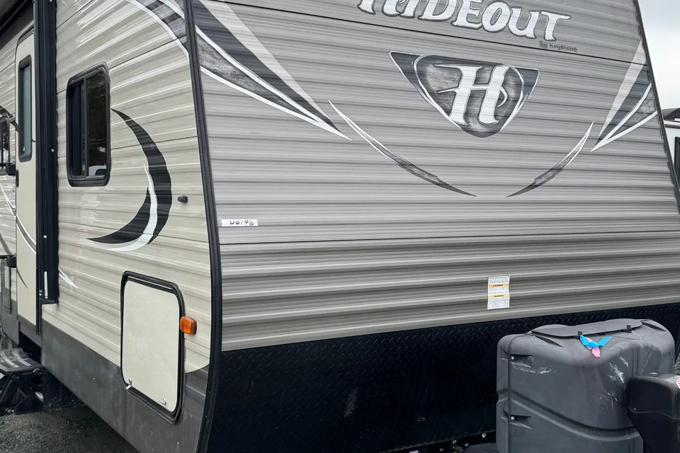 Marc Alfred's Keystone 2018 keystone hideout 24Lhswe Travel Trailer