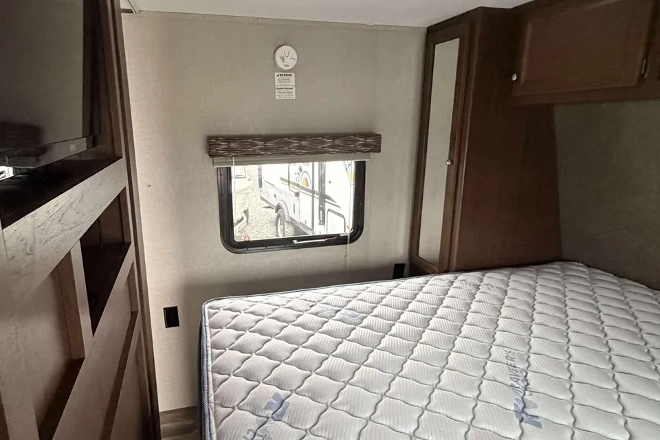 Marc Alfred's Keystone 2018 keystone hideout 24Lhswe Travel Trailer