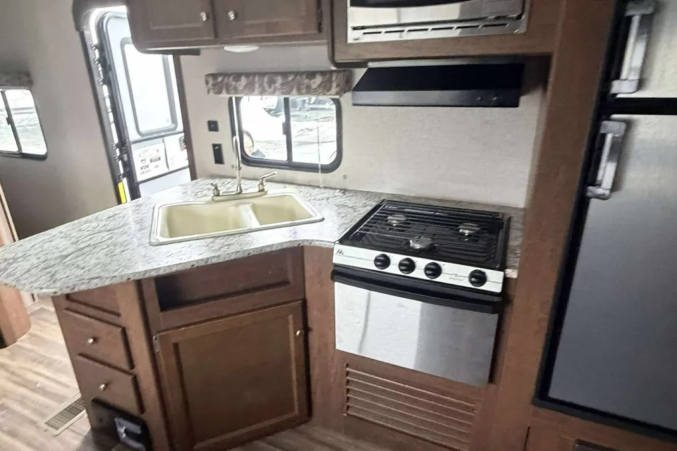 Marc Alfred's Keystone 2018 keystone hideout 24Lhswe Travel Trailer