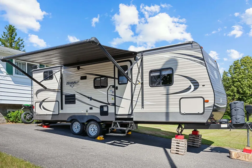 Marc Alfred's Keystone 2018 keystone hideout 24Lhswe Travel Trailer