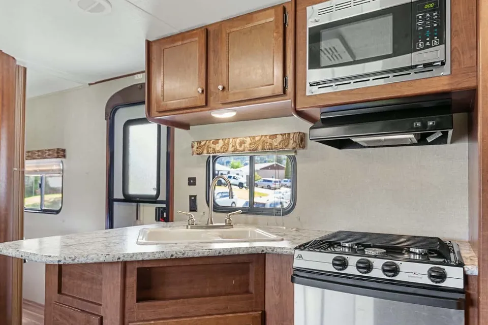 Marc Alfred's Keystone 2018 keystone hideout 24Lhswe Travel Trailer