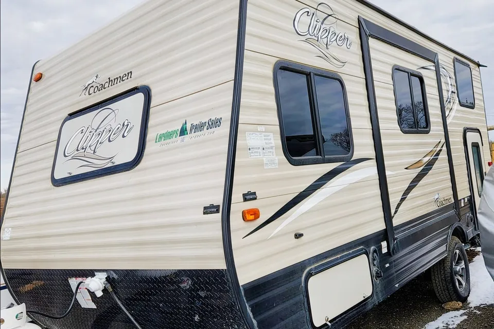 Munks 'n' Beans Coachmen Clipper Travel Trailer