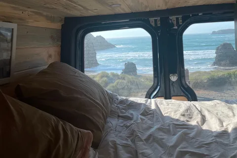 DANGER O'SHEA - Mercedes-Benz 2500 4x4 Low-Roof Sprinter Van (DIESEL)