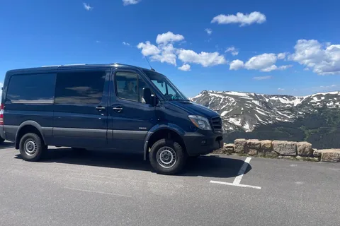 DANGER O'SHEA - Mercedes-Benz 2500 4x4 Low-Roof Sprinter Van (DIESEL)