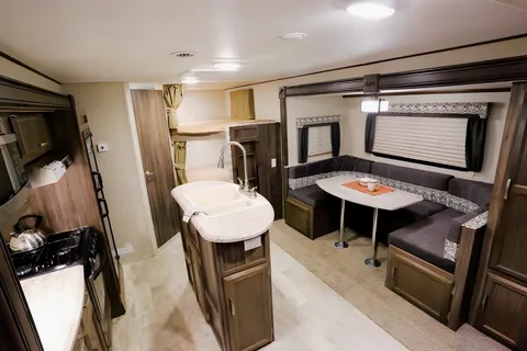 Coachman Apex ultra lite Travel Trailer