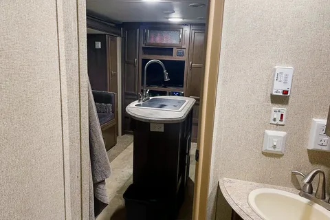 Coachman Apex ultra lite Travel Trailer