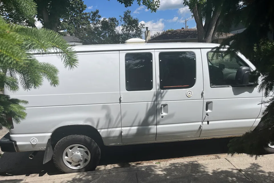 Oleksandr's Ford E250 Campervan