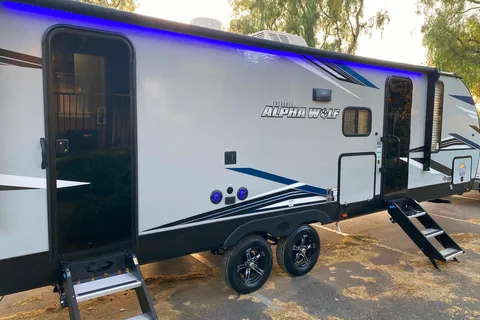 2022 Alpha Wolf Family Bunkhouse