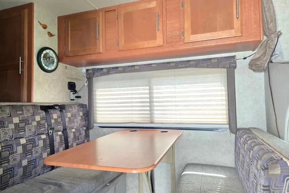 Jobit 's Adventurer Manufacturing Alp Class C