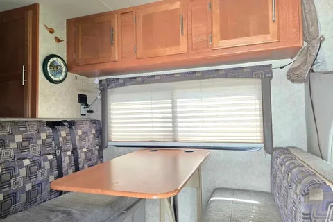 Jobit 's Adventurer Manufacturing Alp Class C