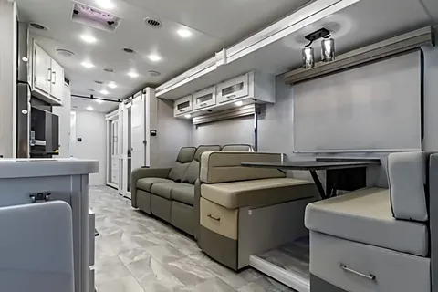 WiFi - ULTRA LUXURIOUS: 2 BATH, KING BED , BUNK BED, MASSAGE CHAIRS