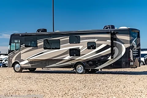 WiFi - ULTRA LUXURIOUS: 2 BATH, KING BED , BUNK BED, MASSAGE CHAIRS