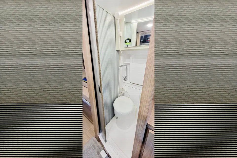 [05] Stress Free RVs - 2021 CLASS B - Dream Sequence - Pop-Top