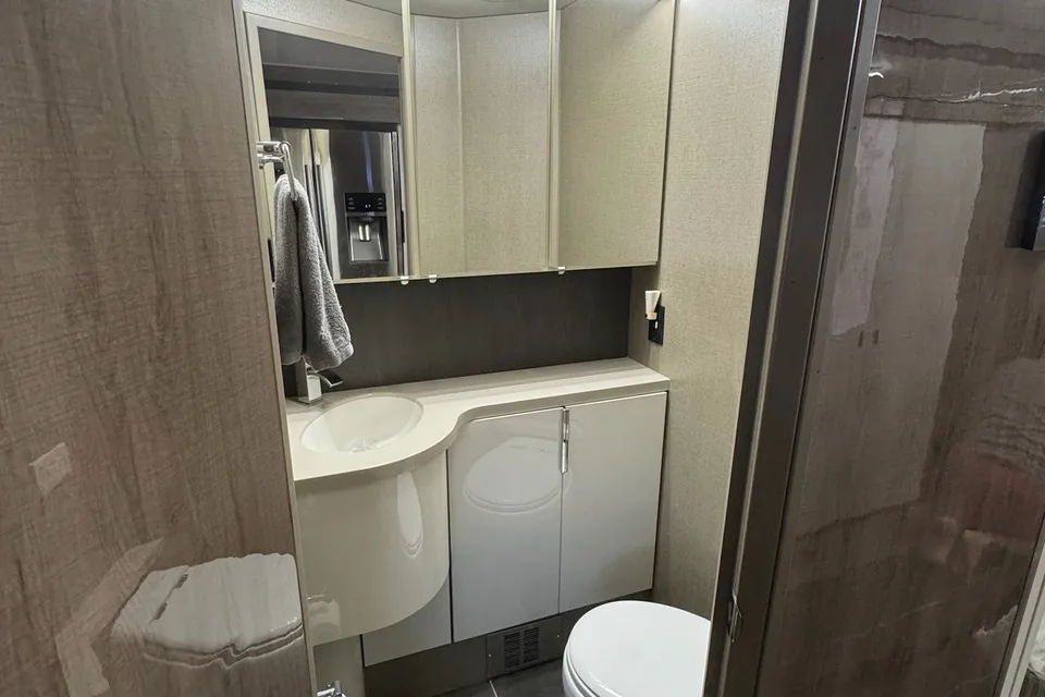 Awesome Contemporary Luxury RV Winnebago Horizon 42Q Class A