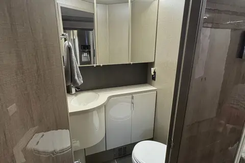 Awesome Contemporary Luxury RV Winnebago Horizon 42Q Class A