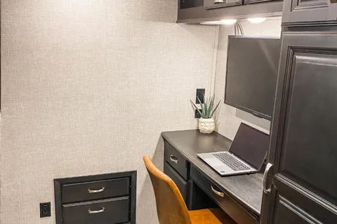 Luxury 5th Wheel - Jayco North Point 377