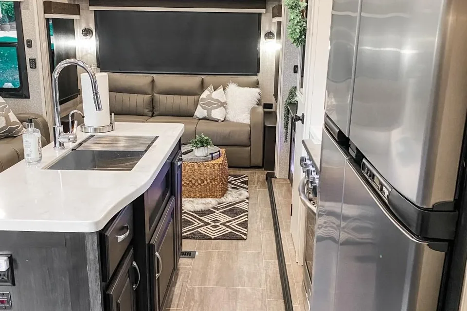 Luxury 5th Wheel - Jayco North Point 377