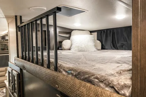 Luxury 5th Wheel - Jayco North Point 377
