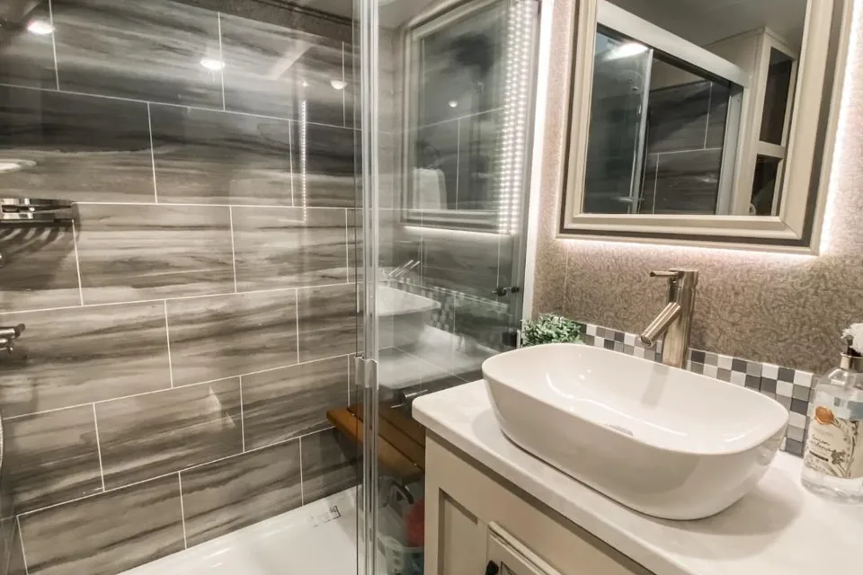 Luxury 5th Wheel - Jayco North Point 377