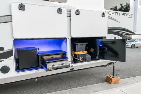 Luxury 5th Wheel - Jayco North Point 377