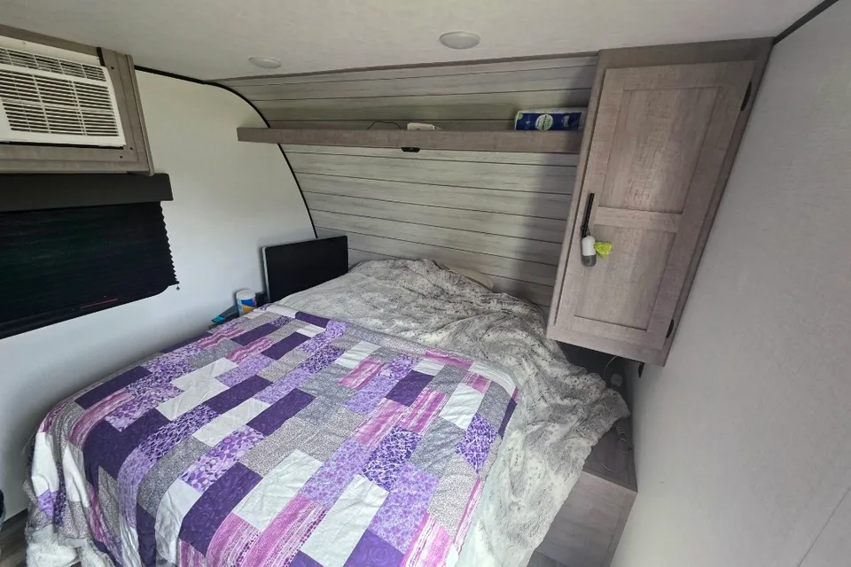 Tycen's Coleman Lantern 17r Travel Trailer