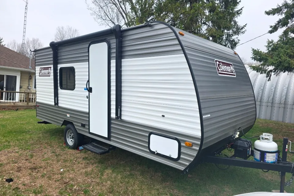 Tycen's Coleman Lantern 17r Travel Trailer