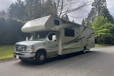 Xin's 2015 Winnebago itasca spirit Class C