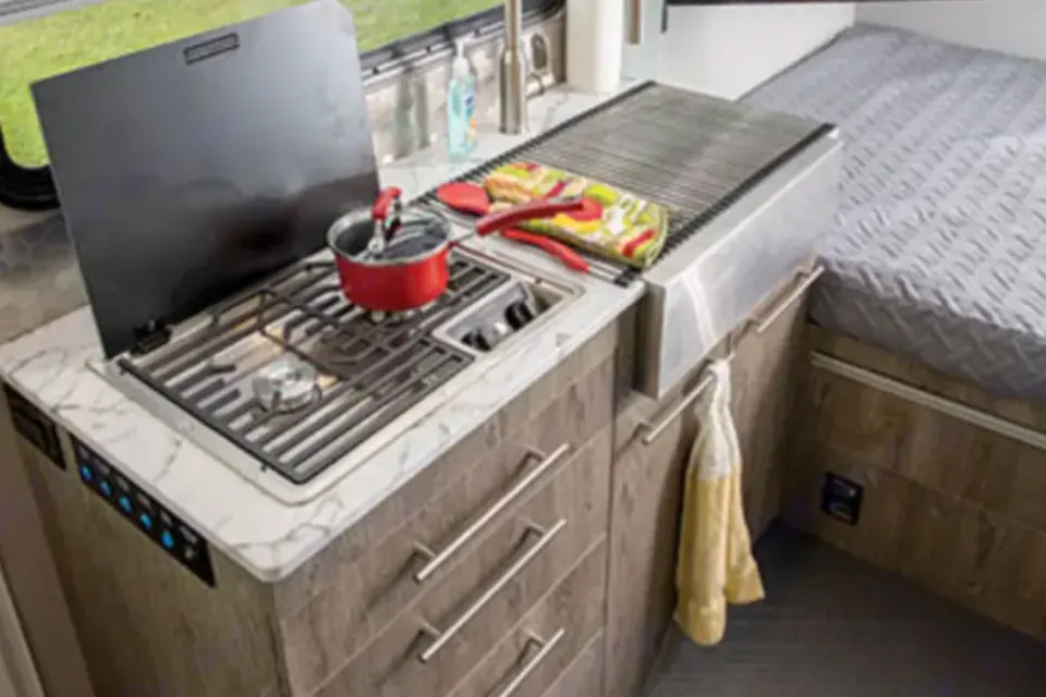 sultan's inTech Sol Horizon Travel Trailer