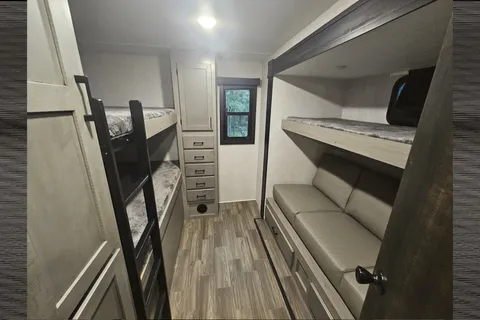Girls Night Out 2024 Starcraft Spacious King BR Camp In Comfort
