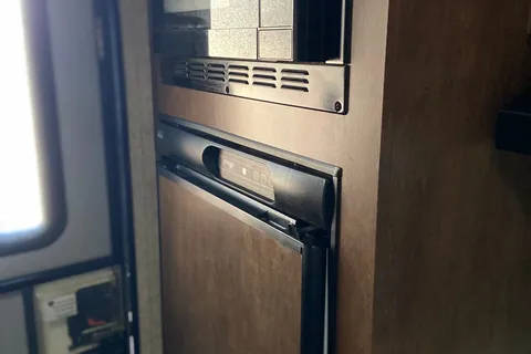 Thomas's Venture RV Sonic lite Travel Trailer