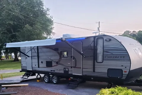 Michael's Forest River 274DBH Travel Trailer