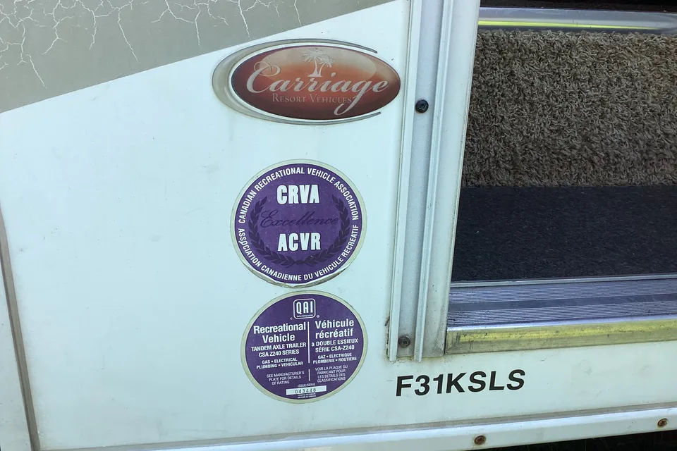 Beautiful Cameo 5th Wheel