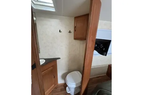 Coachmen Freelander Class C | Clean & Roomy Family RV