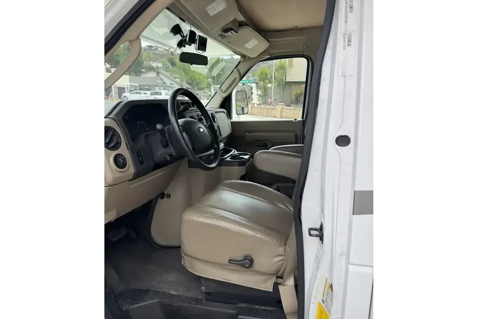Coachmen Freelander Class C | Clean & Roomy Family RV
