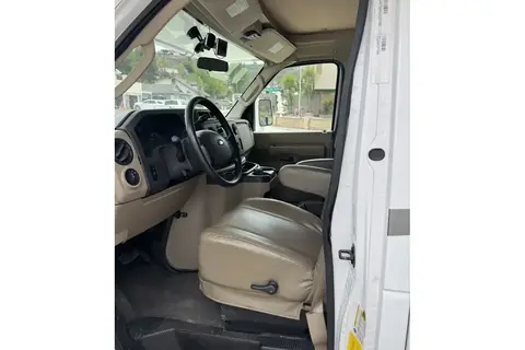 Coachmen Freelander Class C | Clean & Roomy Family RV