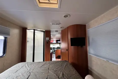 Coachmen Freelander Class C | Clean & Roomy Family RV
