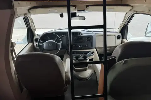 Coachmen Freelander Class C | Clean & Roomy Family RV