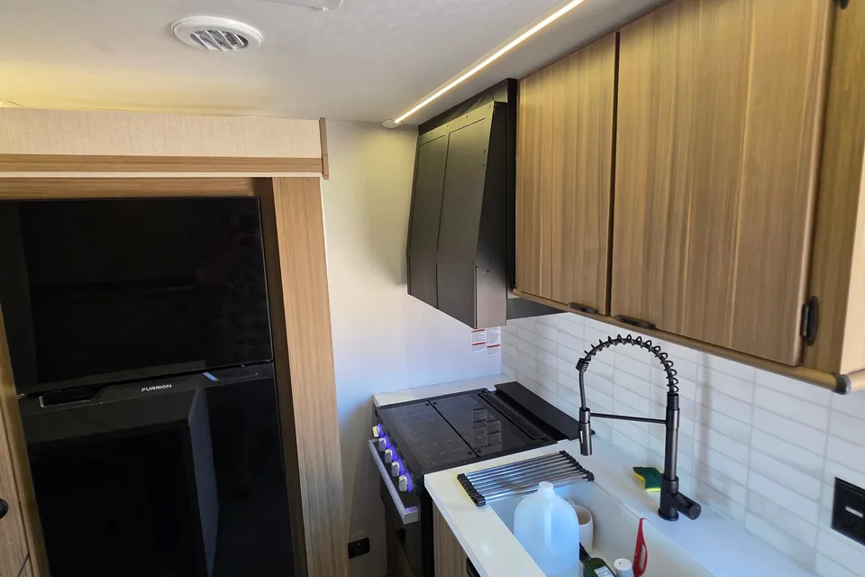 Matthew 's Forest River 32 Veranda Travel Trailer