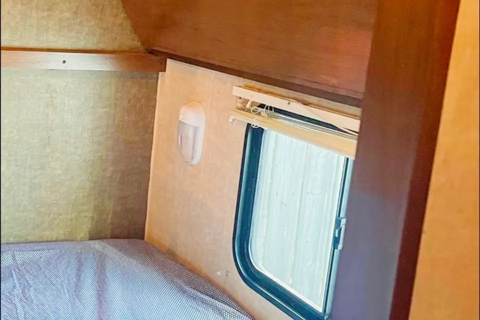 Sam 's Prowler Lynx Travel Trailer