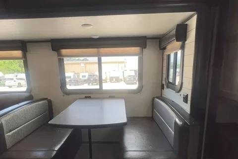 Big Boy Toys & RV Rentals, LLC Crossroads Sunset Trail 331BH Travel Trailer