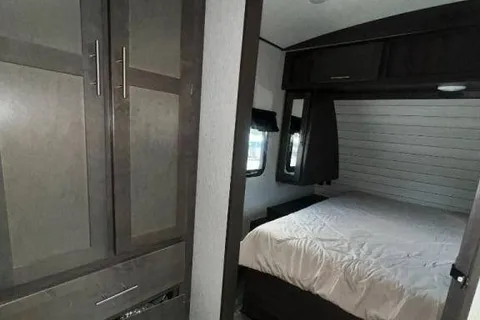 Big Boy Toys & RV Rentals, LLC Crossroads Sunset Trail 331BH Travel Trailer