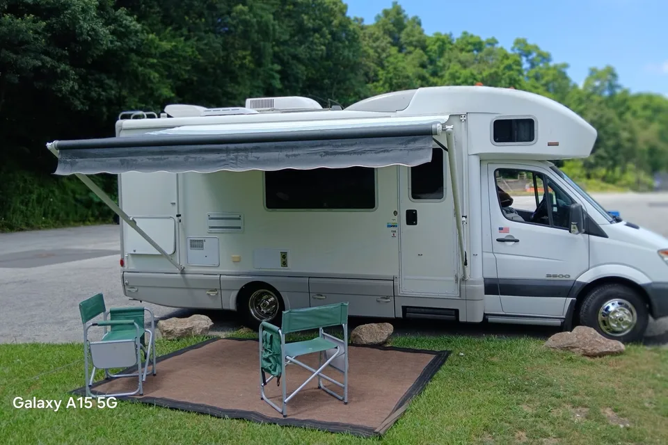 Michael's Winnebago  Navion Itasca Class C